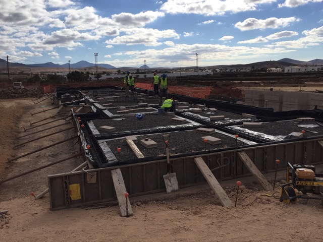 On commence les fondations